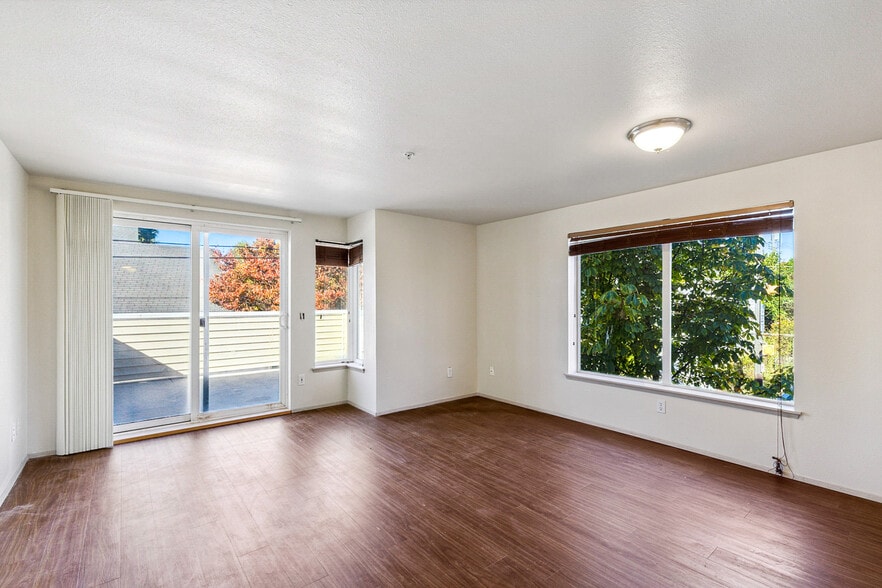 More Photos Of 3837-3845 Aurora Ave N, Seattle Apartments For Lease