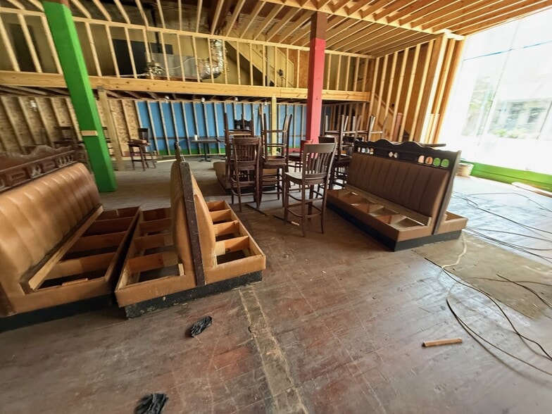 More Photos Of 235 S Cedar Ave, South Pittsburg Flex For Sale