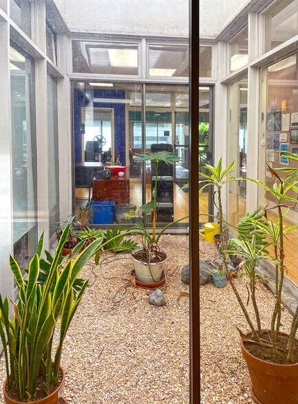 More Photos Of 2015 Center St, Berkeley Office For Lease