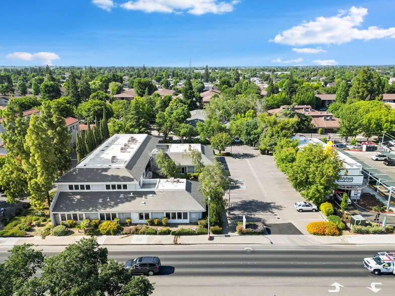 More Photos Of 250 W Main St, Woodland Office For Lease