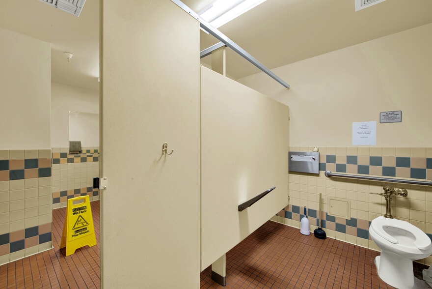 More Photos Of 814 Court St, Woodland Rehabilitation Center For Sale