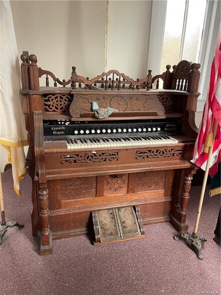 More Photos Of 12 Short Ave, Parksville Religious Facility For Sale