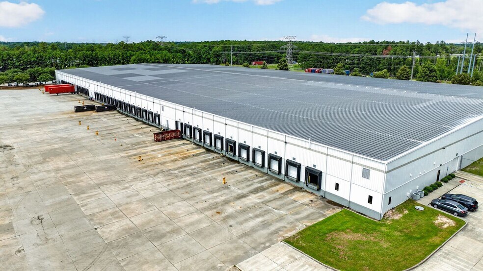More Photos Of 235 Jimmy Deloach Pky, Savannah Distribution For Lease