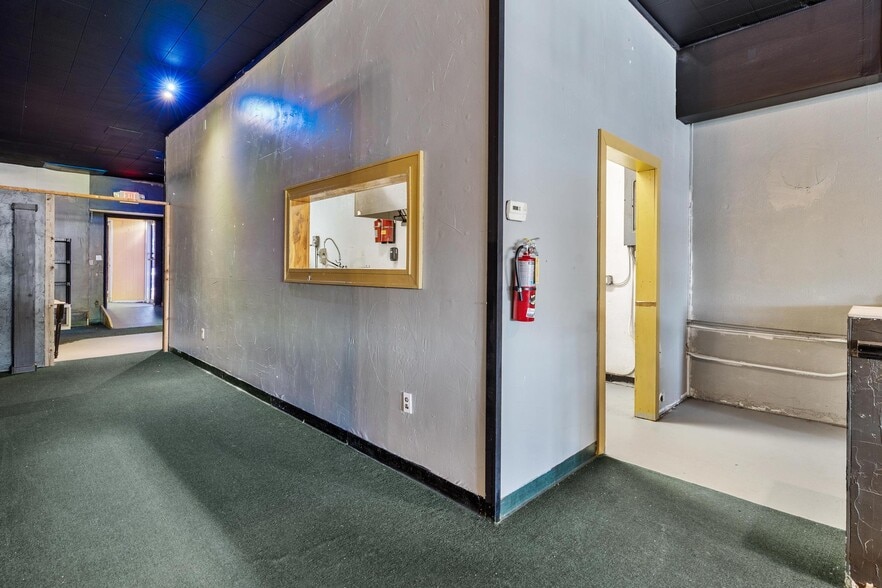 More Photos Of 227 E Main St, Tavares General Retail For Sale