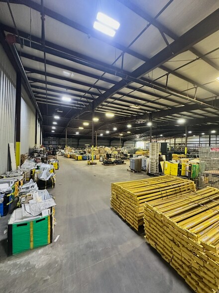 More Photos Of 1301 Industrial Park Rd, Mountain Grove Warehouse For Lease