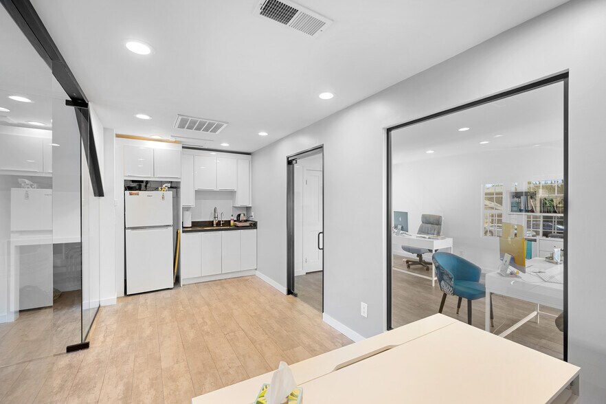 More Photos Of 207 W Alameda Ave, Burbank Office For Sale