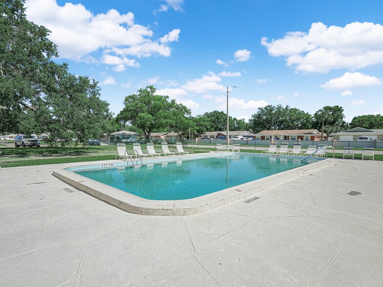 More Photos Of 601 Imperial blvd, Lakeland Specialty For Sale
