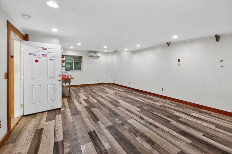 More Photos Of 700 Sunset Pond Ln, Bellingham Industrial For Sale