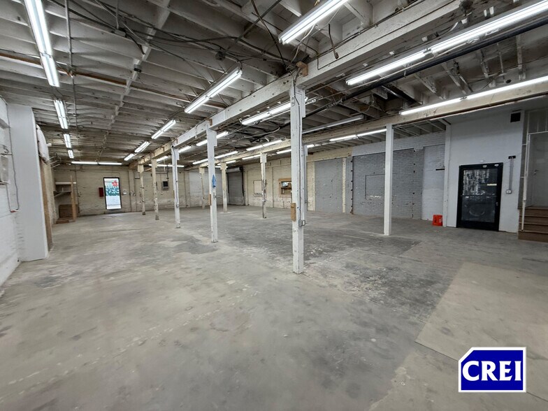 More Photos Of 6809 S Victoria Ave, Los Angeles Service For Lease