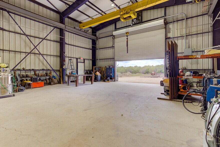 More Photos Of 9425 Schoenthal Rd, New Braunfels Warehouse For Sale