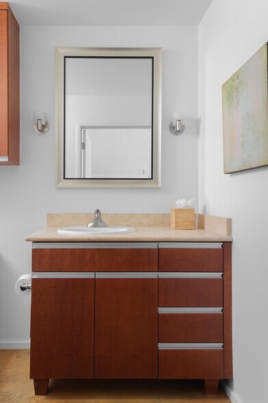 More Photos Of 900 W North Loop Blvd, Austin Loft Creative Space For Sale