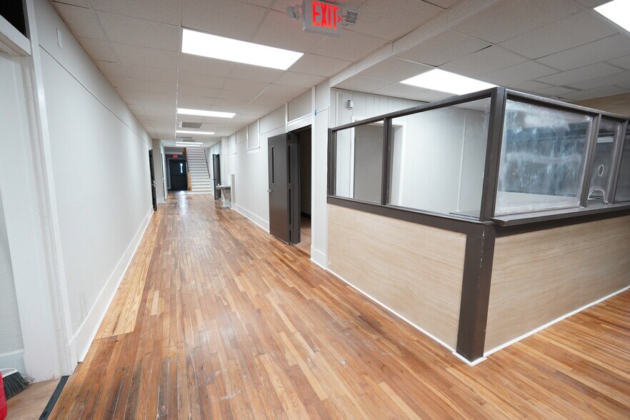 More Photos Of 1800 Tulane St, Beaumont Schools For Lease