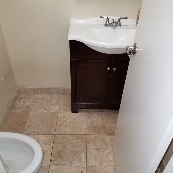 More Photos Of 73 Powerhouse Rd, Roslyn Heights Medical For Sale