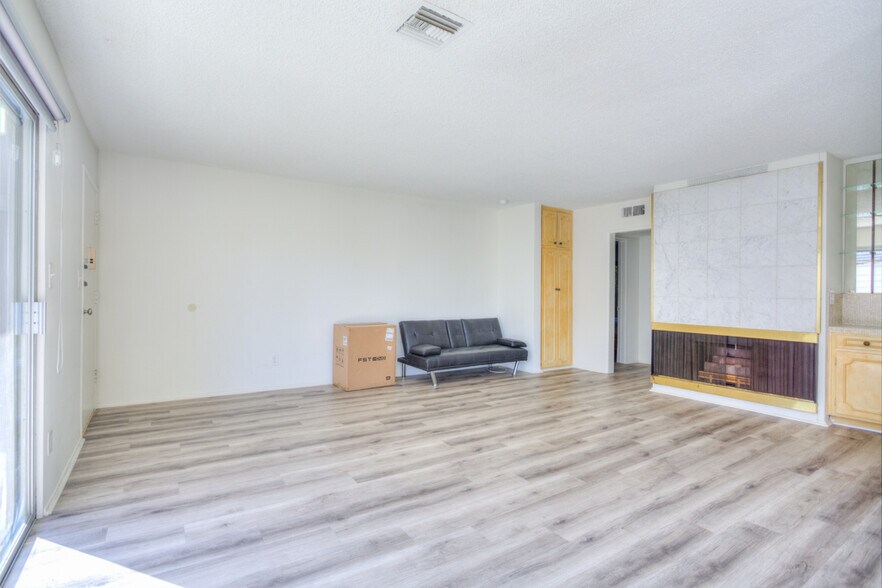 More Photos Of 695 S Norton Ave, Los Angeles Apartments For Sale