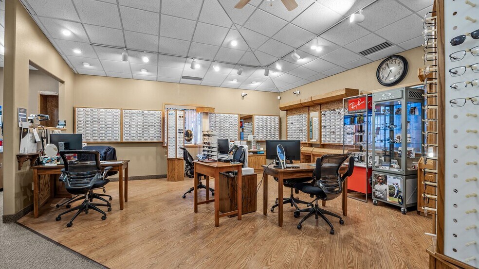 More Photos Of 2737 Crossroads Blvd, Grand Junction Office For Sale