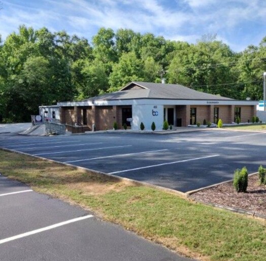 More Photos Of 406 E Butler Rd, Mauldin Showroom For Lease