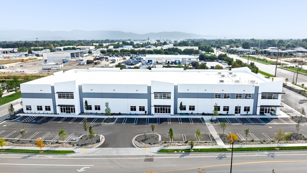 More Photos Of 56 N. Benchmark ave, Meridian Manufacturing For Lease