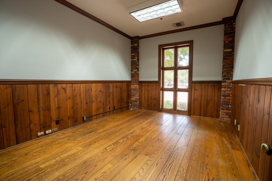 More Photos Of 11135 Monroe Rd, Matthews Distribution For Sale