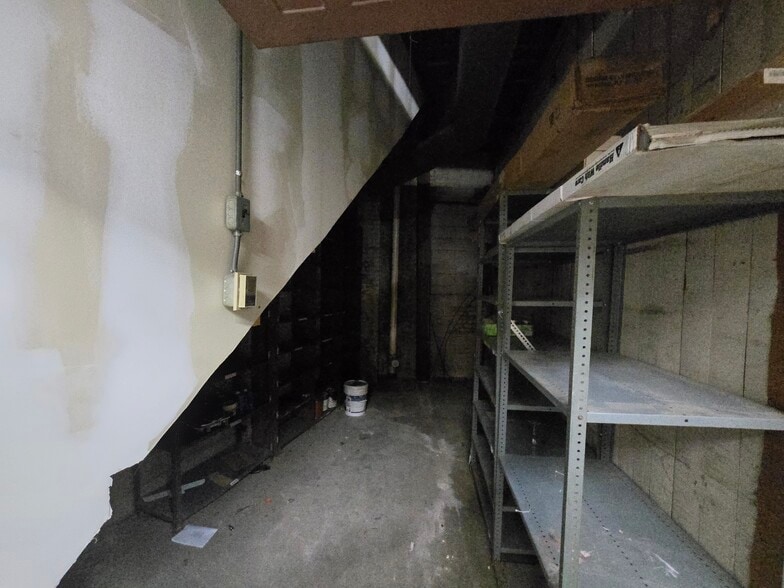 More Photos Of 4507 Lorain Ave, Cleveland Office For Lease