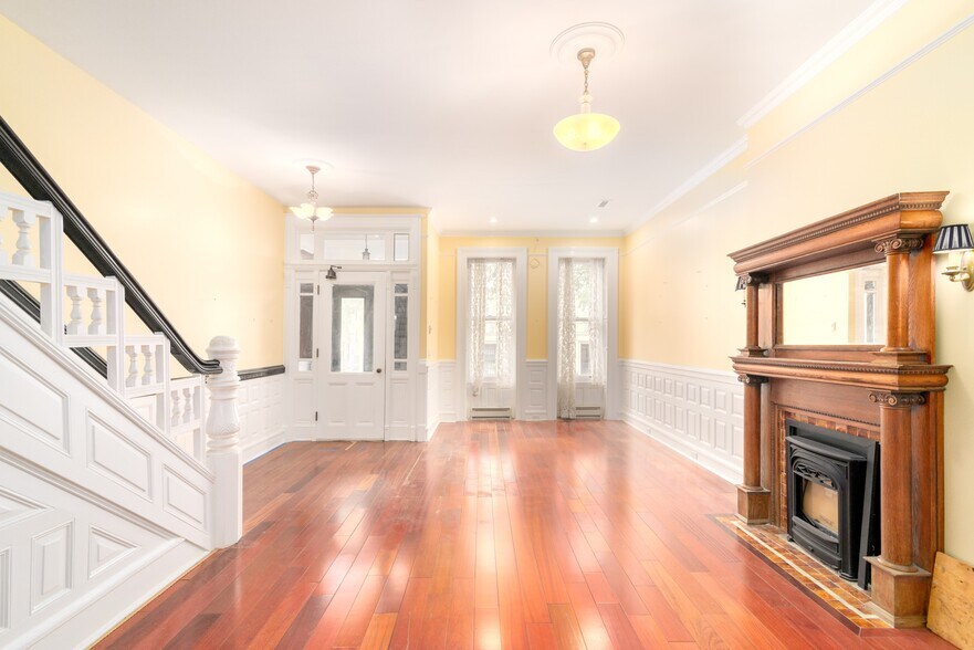 More Photos Of 338 W 71st St, New York Apartments For Sale
