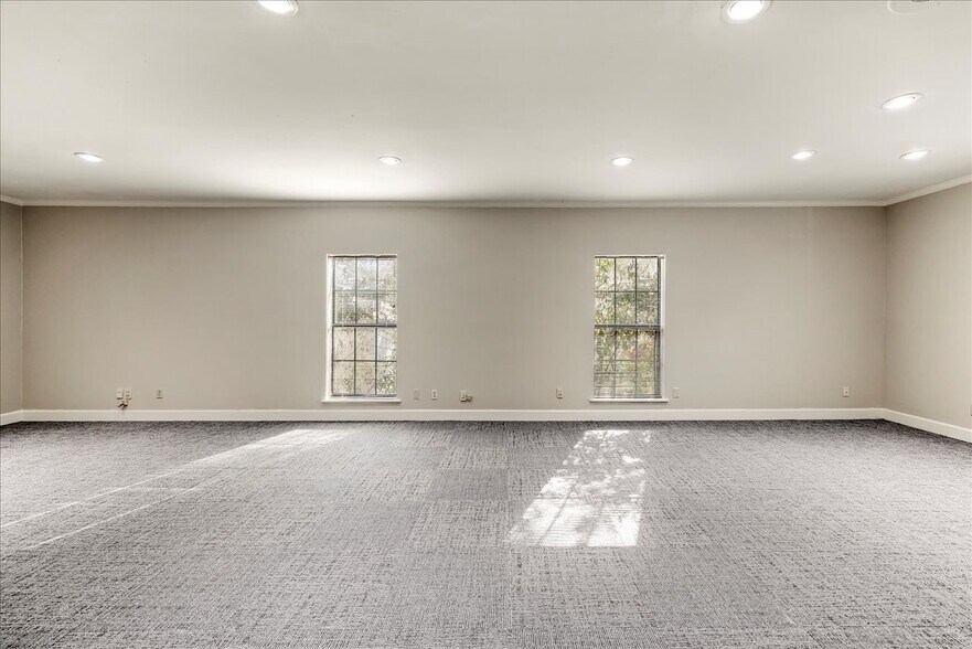 More Photos Of 2032 Thomasville Rd, Tallahassee Office For Lease