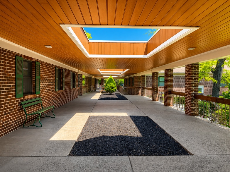 More Photos Of 600 Louis Dr, Warminster Township Office For Lease