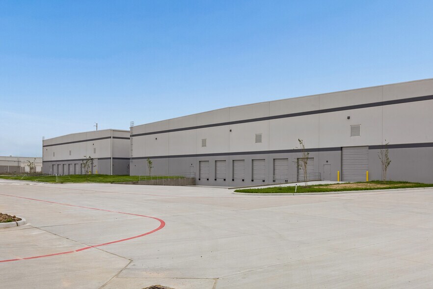 More Photos Of 2574 Discovery Hills Pky, Brookshire Distribution For Sale