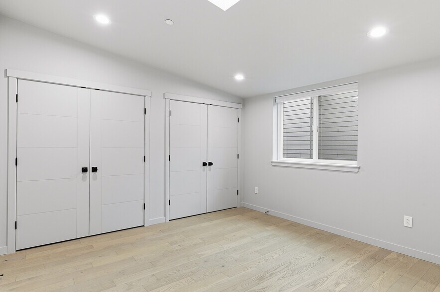 More Photos Of 11825 59th Ave ave, Seattle Apartments For Sale