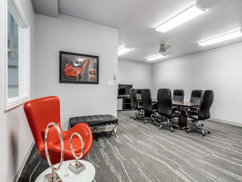 More Photos Of 122 Rose Ln, Frisco Warehouse For Sale