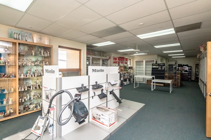 More Photos Of 2100 College Dr, Lake Havasu City Warehouse For Lease