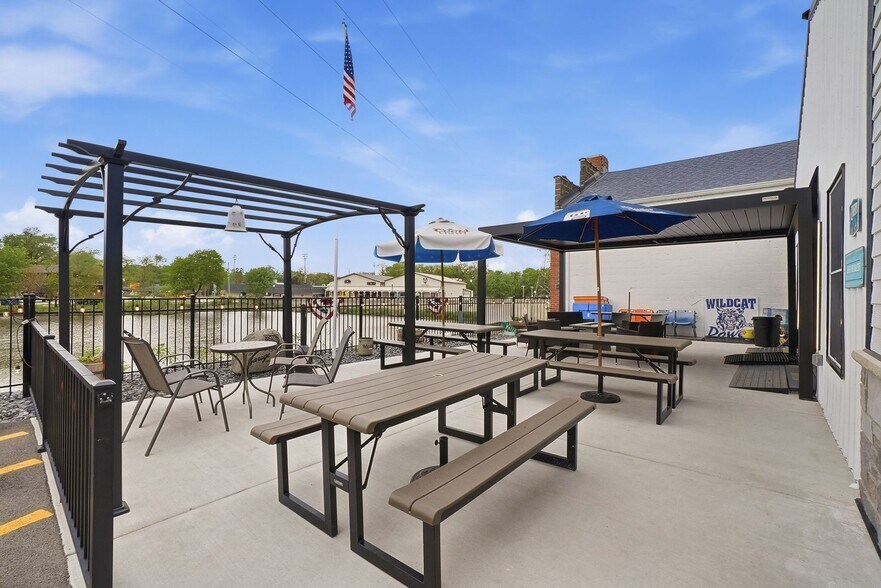 More Photos Of 116-118 S Water St, Wilmington Storefront Retail Office For Sale