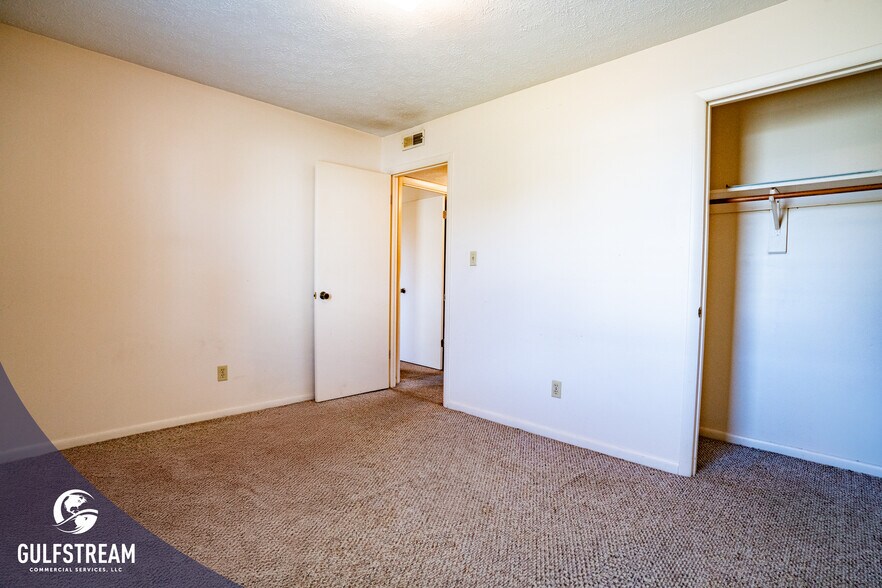 More Photos Of 5704 Old Highway 54, Philpot Apartments For Sale