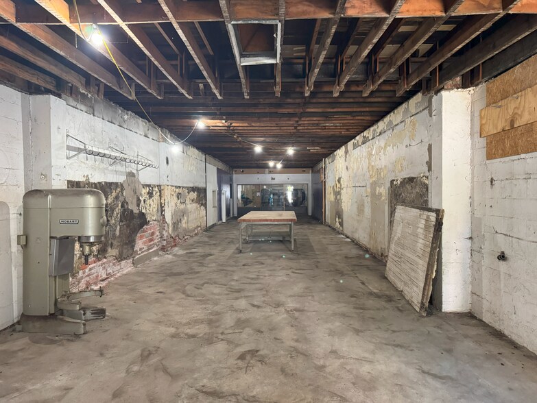 More Photos Of 1328 W Broad St, Columbus Freestanding For Lease