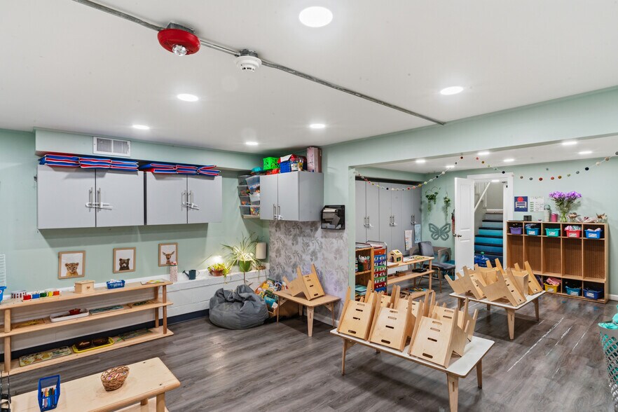 More Photos Of 248 Loudoun St SW, Leesburg Daycare Center For Lease