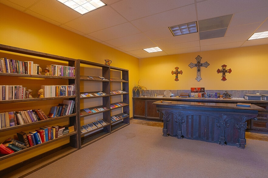 More Photos Of 1498 E. US-90, Marfa General Retail For Sale