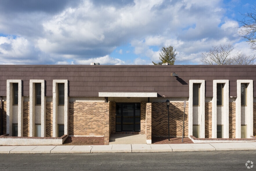 More Photos Of 743 Northfield Ave, West Orange Medical For Lease