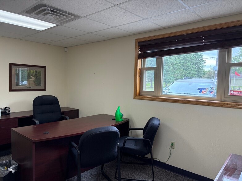 More Photos Of 3219 19th Ave E, Hibbing Manufacturing For Sale