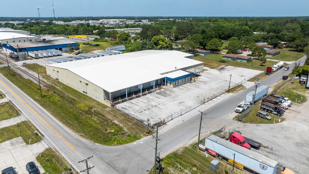 More Photos Of 2715 Crystal Lake Acres Dr, Lakeland Warehouse For Sale