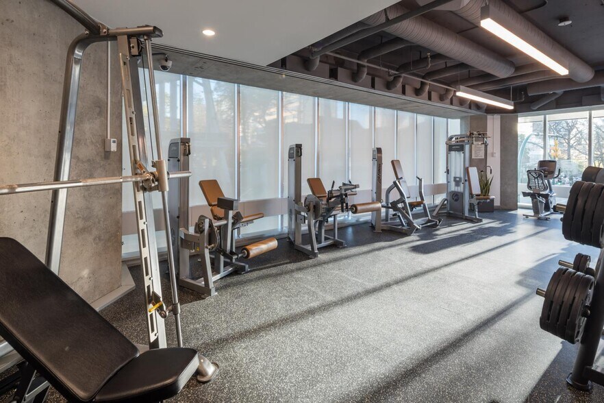 More Photos Of 1500 W Georgia St, Vancouver Office For Lease