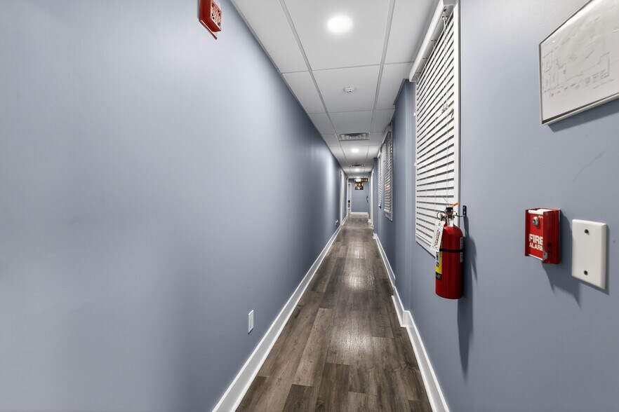 More Photos Of 1501 N Walnut St, Wilmington Office For Sale
