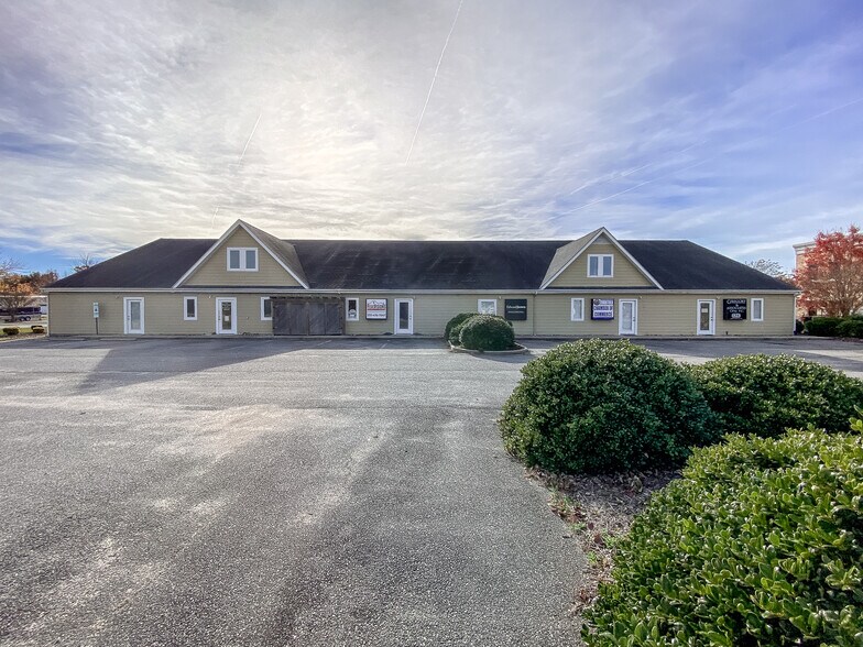 More Photos Of 111 Currituck Commercial Dr, Moyock Office For Sale