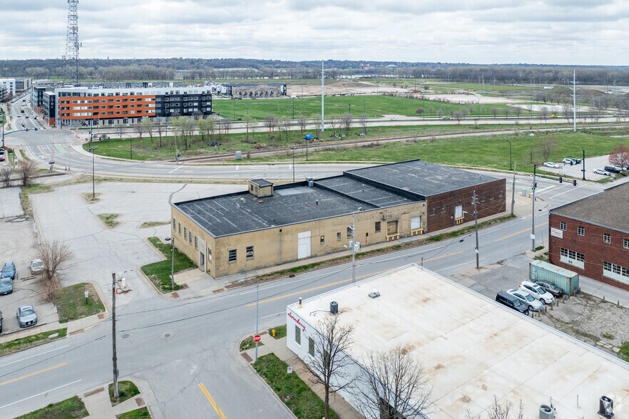More Photos Of 1100 Cherry St, Des Moines Warehouse For Lease