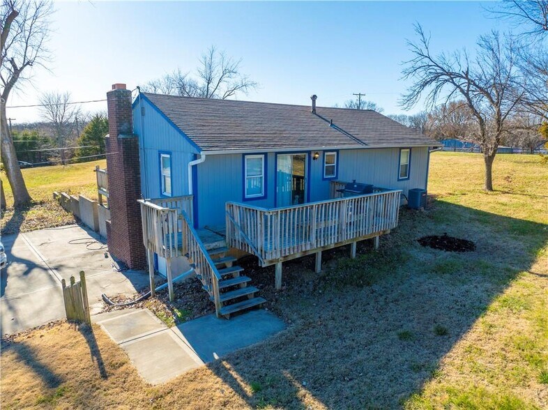 More Photos Of 13612 Stillwell Rd, Bonner Springs Auto Salvage Facility For Sale