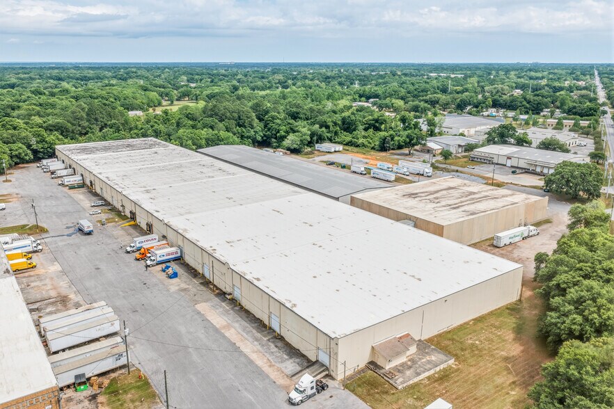 More Photos Of 10020 N Palafox St, Pensacola Distribution For Lease