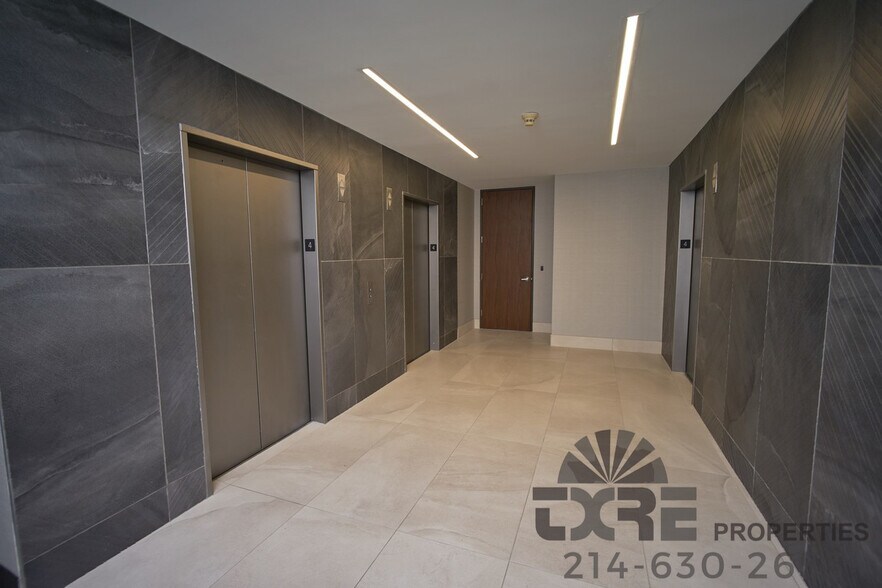 More Photos Of 1250 W Mockingbird Ln, Dallas Office For Lease