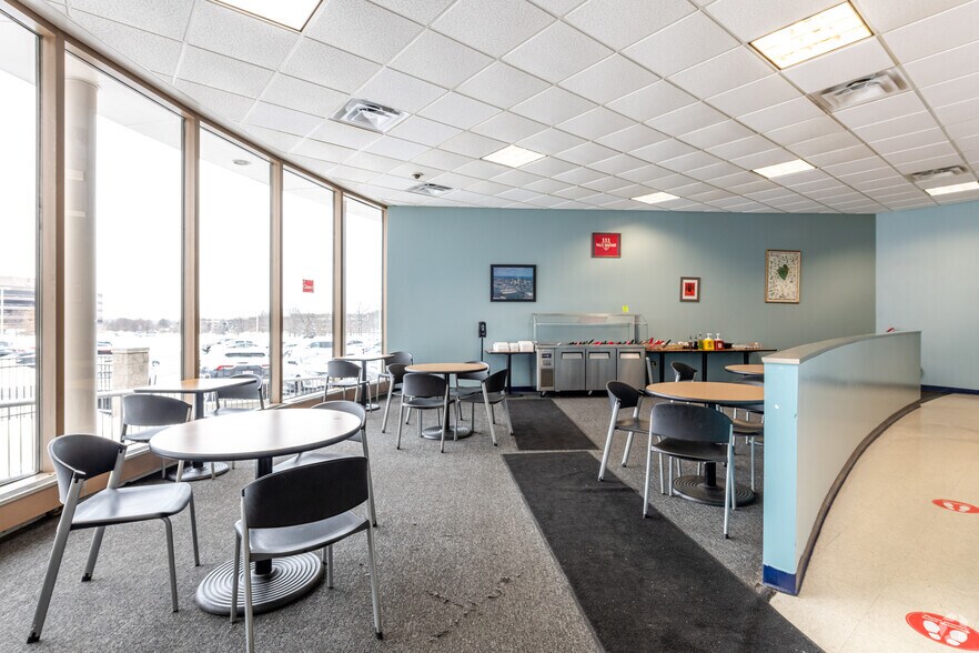 More Photos Of 6200 Oak Tree Blvd, Independence Office For Lease