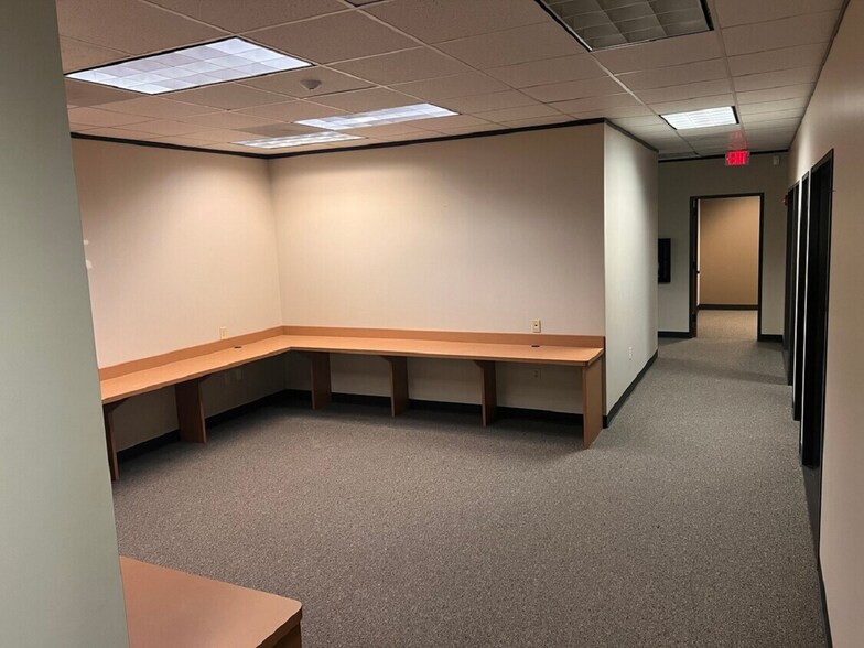 More Photos Of 23800 Northwest Fwy, Cypress Medical For Lease