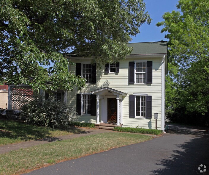 More Photos Of 1821 Cumberland Ave, Charlotte Medical For Lease