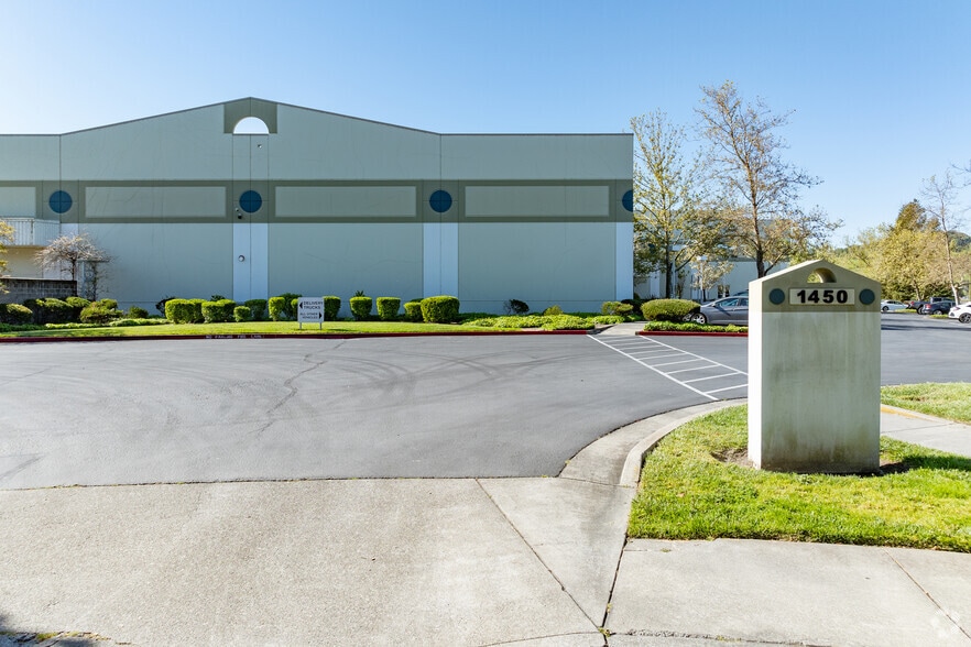 More Photos Of 1450 Technology Ln, Petaluma Warehouse For Lease