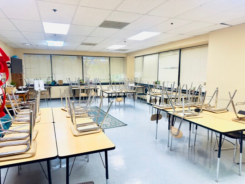 More Photos Of 7215 Corporate Ct, Frederick Office For Lease